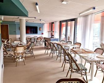 The People Caen - קאה - מסעדה