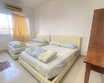 OYO 90382 Chaah Homestay 2 - Segamat - Bedroom