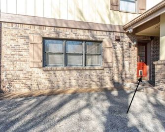 The Suite Spot 1 bedroom - Franklin - Building