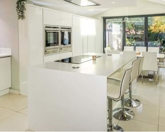 Fantastic Semi-detached propert - Samlesbury - Kitchen