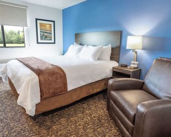 Relaxing Room w/ Full Kitchen & Pet-Friendly Near White Deer Park Nature Center - Garner - Bedroom