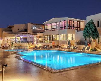 Blue Aegean Hotel & Suites - Héraklion - Piscine