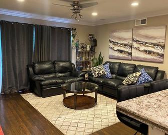 English Rose Garden Cottage near Roseville, CA - Citrus Heights - Sala de estar