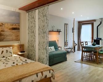 Beautiful apartment for 3 guests with WIFI, TV, patio and parking - Serravalle - Habitación