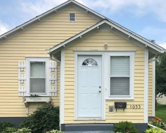 Home in Devils Lake - Devils Lake - Building