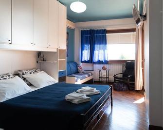 B&B Villa Noemi - Formia - Habitación