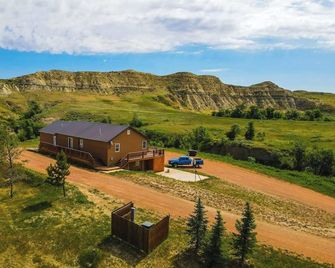 Boots House - Medora - Outdoors view