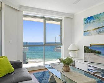 Foreshore Apartments - Mermaid Beach - Living room
