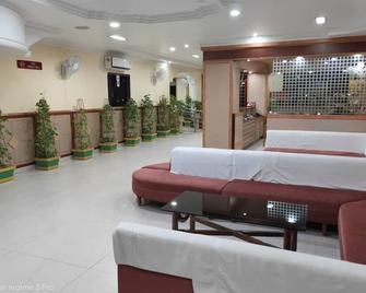 Hotel Delta International - Bodh Gaya - Lobby