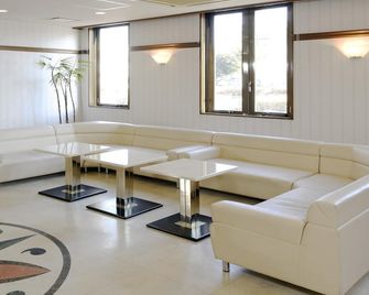 Hotel Pearl City Hachinohe - Hachinohe - Lounge