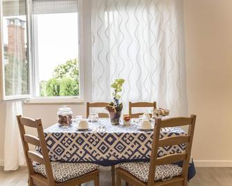 B&b La Corte Santa Maria - Negrar - Comedor