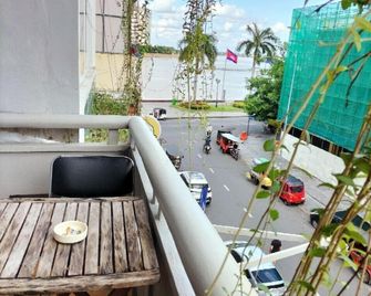 Sovanphum Guesthouse And Restaurant - Phnom Penh - Balcony