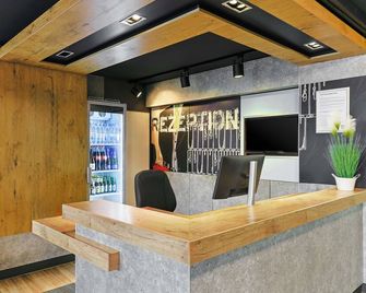 B&B Hotel Lübeck Berliner-Platz - Lübeck - Recepção