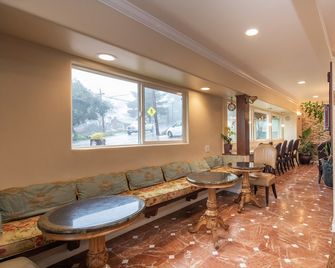 Vendange Carmel Inn & Suites - Carmel-by-the-Sea - Lounge