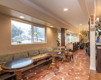 The Vendange Carmel Inn & Suites - כרמל ביי דה סי - טרקלין