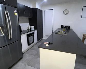 Great Entertaining Home - 파킨슨 - 주방