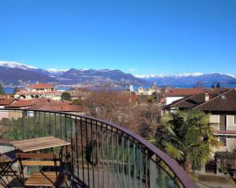 Astrid House - Stresa - Balkón