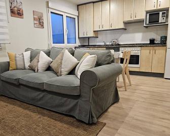 1A111 Apartamento moderno de 3 dormitorios. - Gijón - Wohnzimmer