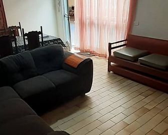 Apartamento próximo à Praia do Forte, em Cabo Frio - Cabo Frío - Sala de estar