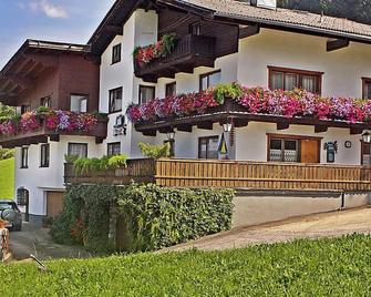 Jägerhof by Interhome - 필 - 건물