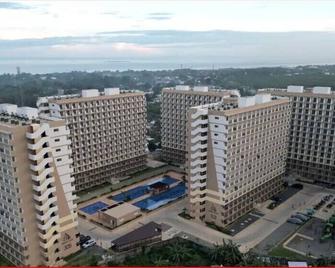 L L I Condotel - Lapu-Lapu City - Gebäude