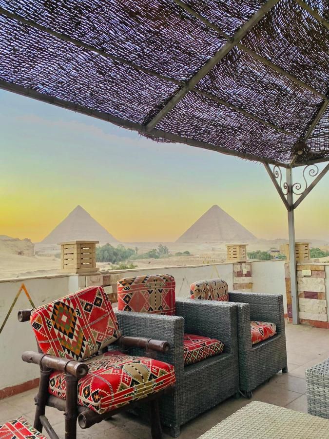 Great sun pyramids inn thumbnail 2