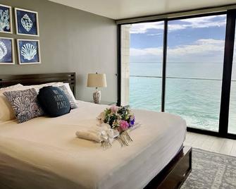 Ocean View Luxury Condo Beachfront and Pool San Diego - San Diego - Habitación