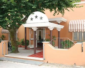 Hotel Iris Crillon - Fiuggi - Building