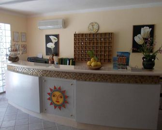 Hotel Solaria - Rodi Garganico - Front desk