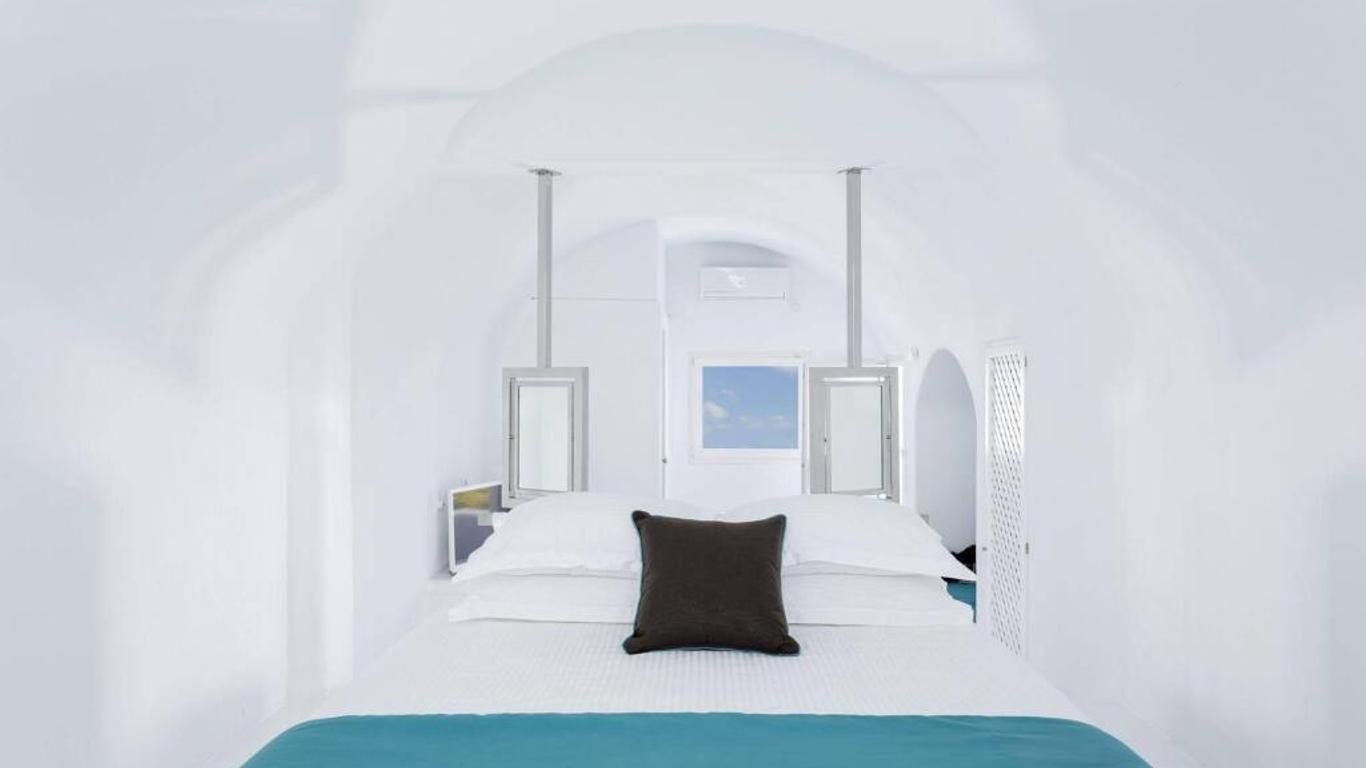 Oia Collection Boutique Suites