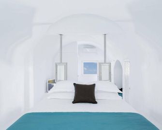 Oia Collection Boutique Suites - أويا - غرفة نوم