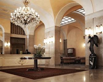 Hotel Vittoria - Brescia - Recepción