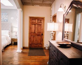 Crossroads Flat: Steps Away From Rt. 66 & Carthage Square - Carthage - Room amenity