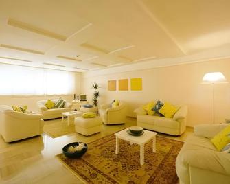 Albergo Punta De L'est - Francavilla al Mare - Living room