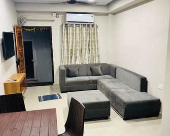 The City Hideout (Home Stay) - Port Blair - Pokój dzienny