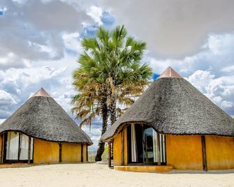 Ongula Village Homestead Lodge - Ondangwa - Building