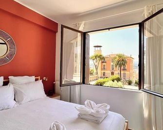 Near Port & City - Private Parking & Breakfast - Full apartment - Nice - Bedroom