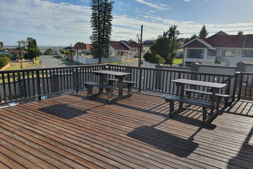 Affordable Luxury - איסט לונדון - מרפסת