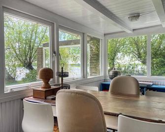 Stunning Stacaravan In Reeuwijk - Reeuwijk - Jadalnia