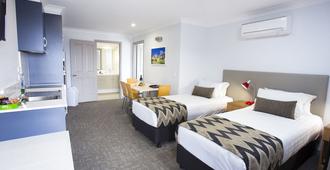 Altitude Motel Apartments - Toowoomba - Bedroom