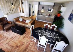 Charming Portuguese style apartment, for rent 'Vida à Portuguesa', 'Gaivota' Alojamento Local - Portimão - Living room