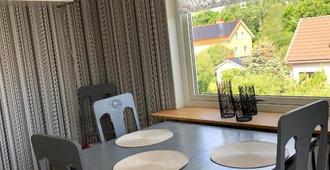 2 rum och kök på Färjestad - Karlstad - Comedor