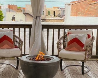 The Loft... A hidden gem in the heart of Downtown Gadsden. - Gadsden - Balcony