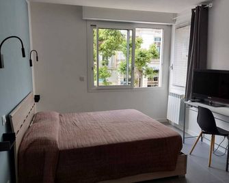 Gloria Maris Apartment - 芒通 - 臥室