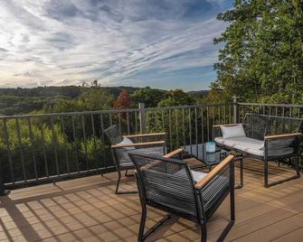 Modern Mountain Retreat Amazing View - Pownal - Balcón