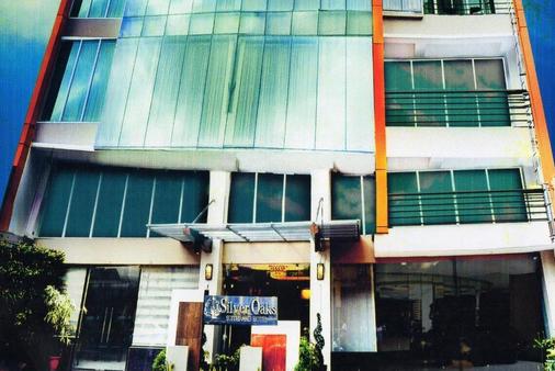 Silver Oaks Suite Hotel - Manila - Rakennus