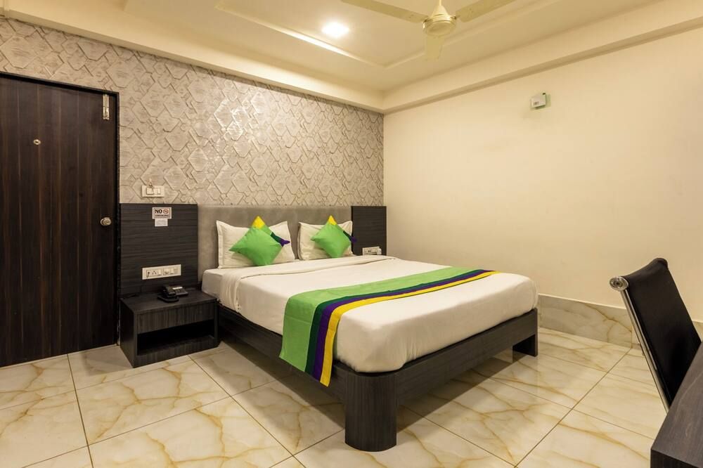Treebo Oscar - Rajkot - Slaapkamer