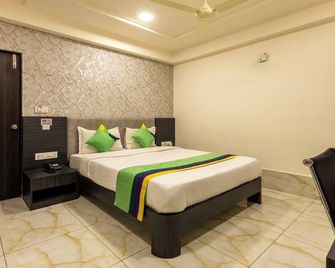 Treebo Oscar - Rajkot - Slaapkamer