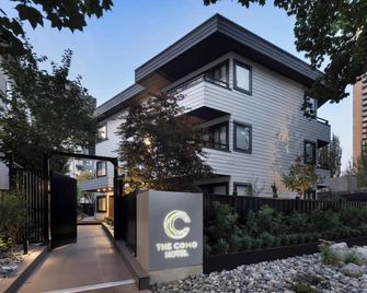 The Como Hotel - Vancouver - Building