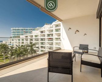 Oceanview 1 Br Condo - Private Beach - Pools - Nuevo Vallarta - Balcón